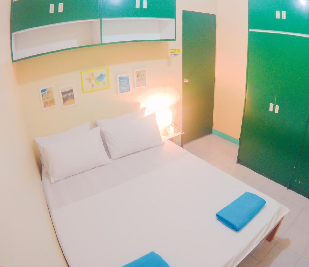 Backpackers Homestay - Nomadsmnl Manila Exterior foto